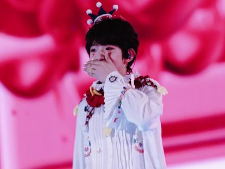 陈浚铭双机位大舌头直拍
小狗真的是太太太萌了
挑战全网最晚发直拍
#陈浚铭#直拍 #tf家族新年 #tf四代#狗塑