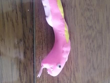 可爱的粉色蛇,#@#一起捏彩泥#手工制作