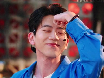 感觉三赖是个妹控,也太宠暮暮了吧#好剧随心推 #双轨 #费启鸣 #虞书欣