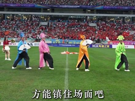 永州为了到江苏参加友谊赛,竟把家底都搬出来了!软萌甜美的瑶家妹妹与青春靓丽的益阳妹妹,组成非遗特色拉拉队一同出征!#苏超 #苏超联赛 #永州 #湘超 #瑶妹