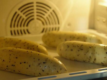 对不起,历时两周我把你们要的网红鸭血面包做出来了! #烘焙教程 #鸭血面包 #生巧牛乳面包 #烘焙人的日常