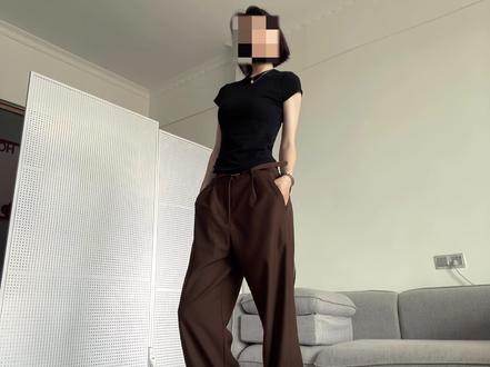 今天教大家俯拍显腿长的三个机位加上一个摆动作的万能公式