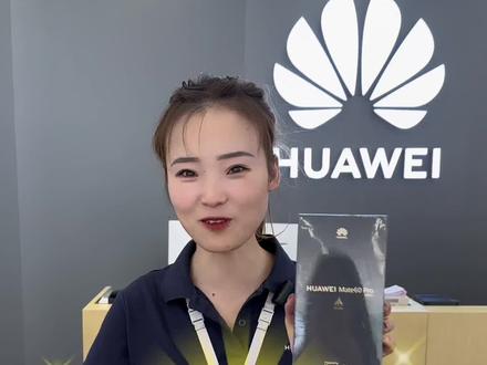 #华为mate60pro #华为 真的特别不建议大家买华为Mate 60!
今天在华为体验店体验了一下,不知道为什么听筒里面一直有杂音!
把手机放耳边仔细听会听到六个字:“华为遥遥领先”!#辛集酷动数码