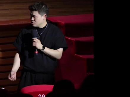 “句句不提人,句句不离人”#二狗脱口秀 #脱口秀爆梗名场面