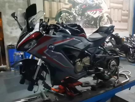 钱江赛400胎压监测无信号?170米的问题,教你15米搞定它#武汉#摩托车 #机车 #钱江摩托 #每个男人都有一个机车梦