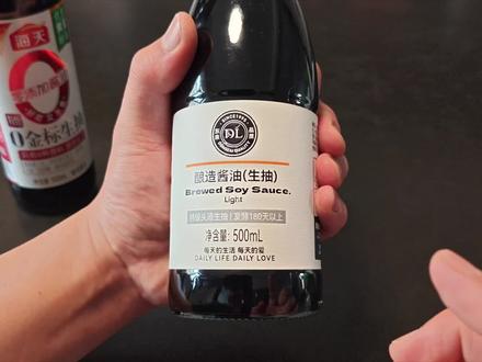 你们知道为什么胖东来这么牛逼么?从一瓶8块钱的酱油就能看出这是一家什么样的企业!#胖东来 #胖东来的一些小细节 #胖东来生抽