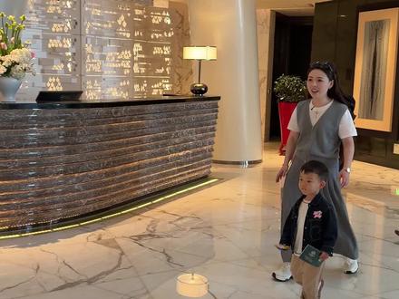 姐妹们影姐带粉丝买礼物#李影夫妇#李影@李影❤️