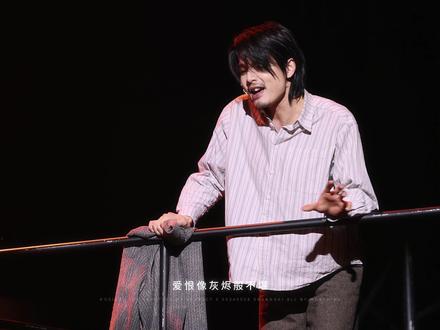 姐姐和她的黑背小狗
20240208 ‣ #音乐剧嫌疑人x的献身 两年前的末场特返《答案》
#叶麒圣 #徐丽东 #zgyyj #再次直观感受到音乐剧的感染力