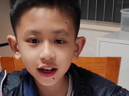 #挑战100天画不同画像
今天第五天,画粉丝留言的我的世界—钻石
#画画 #画渣日常 #亲子互动