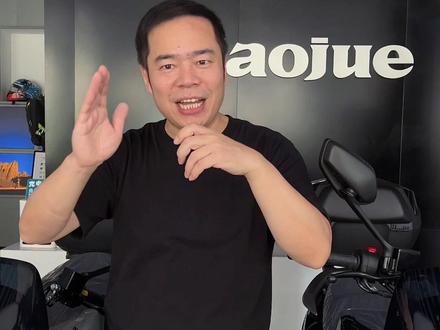 豪爵UHR150降价是真的吗?刀郎的罗刹海市你们听了吗?豪爵你们真的看懂吗?#豪爵uhr150 #罗刹海市刀郎 #摩托车 #豪爵铃木
