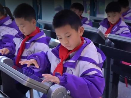 韩国人:中国正开启AI人才战争,我们该醒醒了!!!
#科技 #ai #杭州 #纪录片