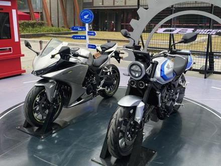 本田CB500四缸系列今天发布会 正在路上,下午出价格,明天试驾#本田cb500sf #张雪500 #机车 #本田cb500#本田NX500