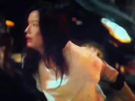 看个惊悚片《群体》压压惊,当人类文明的底层逻辑被破坏,人类该何去何从#群体#韩国电影#恐怖片