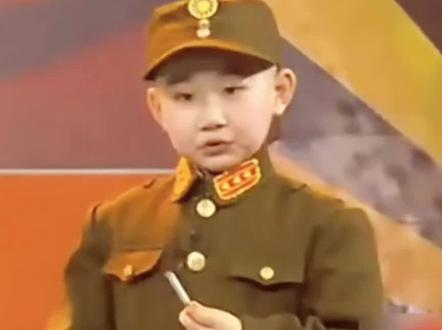 #京剧神童陶阳 举行婚礼
2026年2月11日,陶阳与胡嘉博(麒麟剧社刀马旦演员)的婚礼在北京德云社红事会馆举行,场地由郭德纲包办,花费超20万。婚礼由高峰主持,郭德纲担任主婚人,于谦证婚,德云社全员出席,是近年来德云社规格最高的婚礼。陶阳出生于1997年,9岁被郭德纲收为义子,12岁正式拜师郭德纲,艺名陶云圣,经历倒仓低谷后,由郭德纲扶持创立麒麟剧社,郭德纲视陶阳为己出,亲自操办婚礼并承担全部费用。