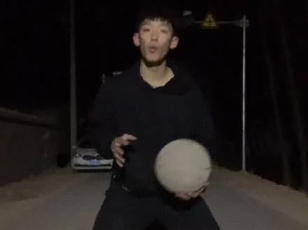 运球小细节#你好篮球少年 @DOU+小助手