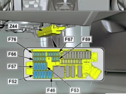宝马点烟器不通电,更换保险丝。#汽车知识分享 #每天一个用车知识 #汽车 #汽车保养与维修