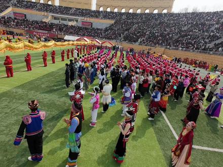 2026宁夏社火总决赛火热上演 2026宁夏社火总决赛在览山公园火热上演,宁夏五市的 20 支代表队相聚于此,一等奖由银川市灵武市社火队获得!#宁夏社火 #宁夏社火总决赛 #在宁夏非遗过大年 #航拍宁夏