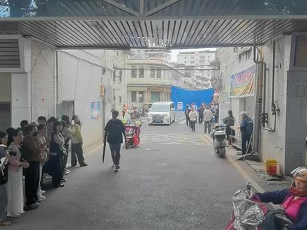颂文老师上早班!颂文老师早上好!
#张颂文#三尺之下张颂文带我游韶关#拍摄现场 #你是凭实力刷到的 #三尺之下