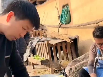 娜娜的脚已经消肿了,不疼了,贵州那边的医疗立竿见影#娜娜的农村生活 #传递正能量