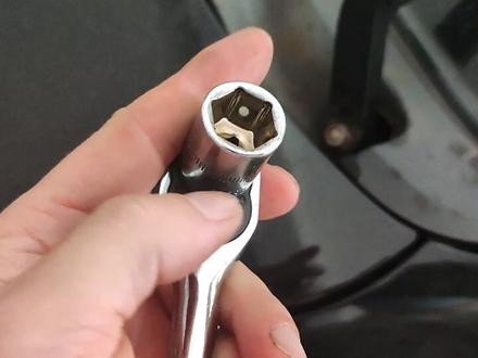 #汽车保养与维修 比亚迪F3雨刮器总成连杆拆装