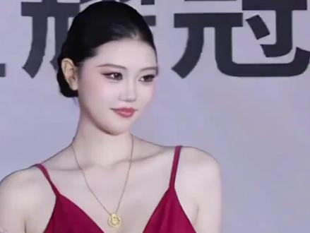 19岁选美冠军凭“地道东方美”爆火,扯下多少畸形审美的遮羞布 #选美冠军 #连子欣