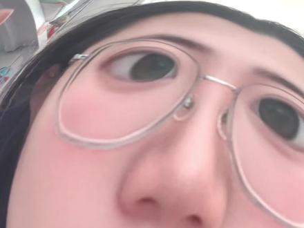 小澈事件不单单是个人 首先是公众人物,有很多年纪小的粉丝
其次往大了说他也代表着一个群体
会引起一系列的其它效应
当然开盒绝对有问题
#起床了小澈 #小澈 #青少年教育 #网红