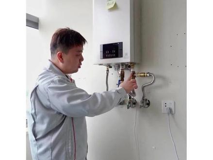 有粉丝问,零冷水一体机安装,回水管怎么接?师傅的专业解答来了!#林内热水器#燃气热水器#装修