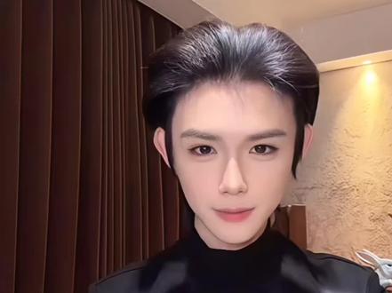 漂亮漂亮,都漂亮@何秋亊 #何秋亊#抽象@会火 #田曦薇