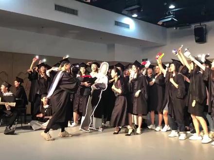 #毕业 #抖音小助手 我们是北京舞蹈学院2015级中国民族民间舞系 2019届毕业生🎓
