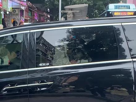 即使发着烧也积极营业的姐姐#余茵#短剧#重庆#红糖姜汁