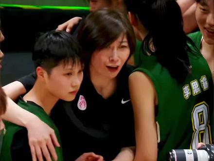 2026耐克高中女篮决赛
东北师大附中女篮大胜济源一中
拿下总冠军!#CHBL #耐高全国总决赛 #一生只有一次耐高 #东北师大附中女篮 #丛睿言妈妈
