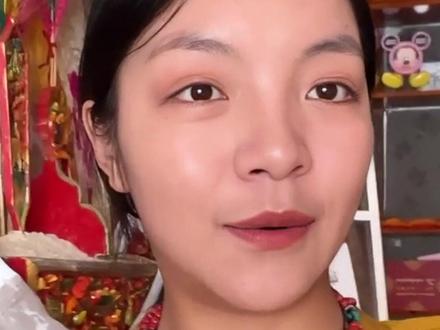 藏族人的碗,分很多种类型吗? #藏文化 #碗 #藏族姑娘 #那曲拉姆