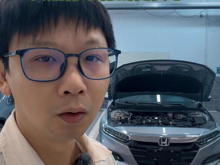 过年自驾跑高速,出发前车况自检一定要做!机油、刹车油、冷却液、灯光、刹车片逐项检查,几分钟规避长途风险,高速牢记防御性驾驶,平安才是回家最快的路。
有用请点赞、收藏,转发给身边自驾返乡的朋友,评论区聊聊你的自驾里程,祝大家一路平安、顺利归家!#本田 #广汽本田 #雅阁 #汽车知识科普 #春节高速