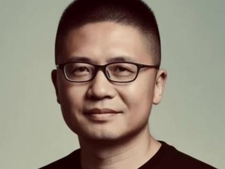 姑苏晚报消息,3月24日中午12点26分,张雪峰在公司跑步后出现不适,被紧急送至医院。遗憾的是,经全力抢救无效于下午15点50分不幸去世#张雪峰去世