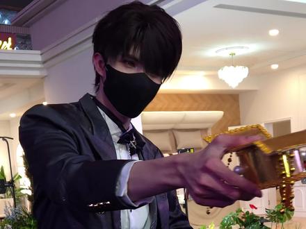 恋与深空二周年0119官委
天好冷🥶大家手都冻得红红的,但是好幸福🥰
哥哥好可爱,还许愿大家当皇帝
黎深我直接尖叫!!!!
#恋与深空 #老公 #我要当皇帝