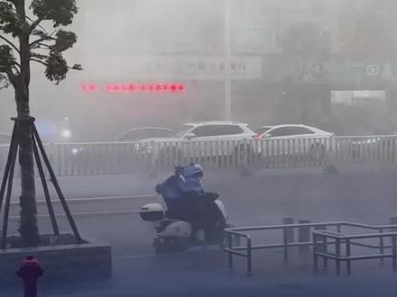 一小时下完一天大暴雨的量,广州多区暴雨红色预警、珠海全市停课 #暴雨 #强对流天气 #天气 #广州 #广东天气