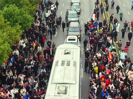 如果说足球燃起了全世界的激情,湘超点燃了全湖南人的热情,而湘超冠军永州队来祁阳则点燃了全祁阳市人民的热情#永冲锋·祁荣耀#湘超#永州#每一帧都是热爱 #原创作品