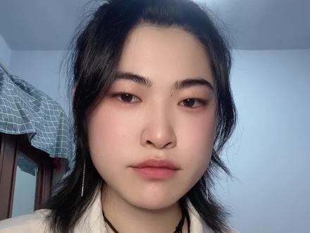 怎么把学士服穿好看?
毕业季问题解答 第二期 码住码住
有问题评论区或者私信
欢迎分享自己的美美学士服照片哇
#毕业季 #毕业照 #毕业论文 #大学生 #穿搭