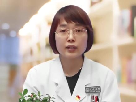 睡觉时拳打脚踢是怎么回事?#睡眠#又是一年春困时#梦游#健康科普