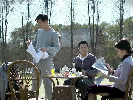 明家内鬼实锤!桂姨藏银行凭单,阴谋藏不住了!!!#电视剧解说#胡歌#伪装者#伪装者解说#重温经典影视剧