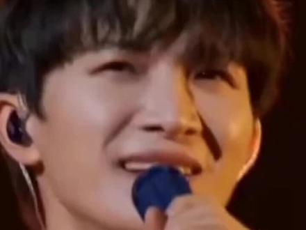 宝藏男孩儿 周深 又一次点燃全场的气氛!#周深 #justlikefier#reaction #歪果仁 @DOU+小助手