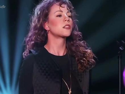 玛丽亚·凯莉《 without you》神级现场 。流行天后玛丽亚凯莉纽约大剧院经典现场--Mariah Carey(1993) 外号MC 牛姐花蝴蝶,无法被超越的歌手被奉为世界流行歌曲唱法的教科书。 #爱生活爱音乐 #音乐现场