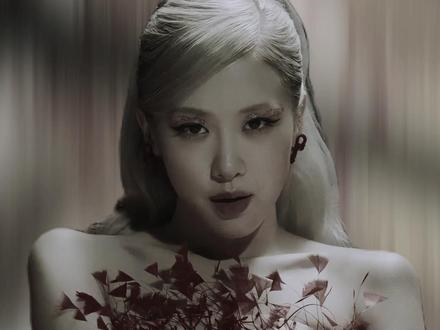 她的出现证明,玫瑰永远不会枯萎,终将绽放