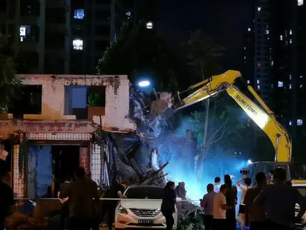 槐安路西里街的钉子户终于拆了,为朝朝书记点赞!