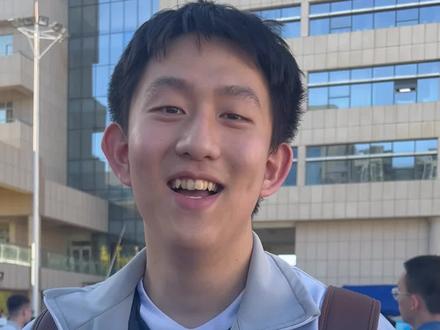 高考倒计时!学霸考完要做的第一件事 看看一中学霸们如何高考后放飞自我 #高考 #高考加油 #乌鲁木齐一中 #毕业季 #校园生活