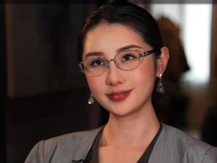 遇见伥鬼怎么破? “伥鬼”是人际关系中的吸血鬼,他们通过情绪操控你,最终你会成为他们的“血包”。
如何识破并远离这种人吗?
这三招让你轻松度过职场困境,不再被伥鬼牵制!
#伥鬼 #情绪管理 #职场技巧 #人际关系 #社交