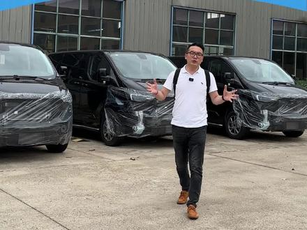 24款福特黑武士现车紧俏,看看厂家还有多少底盘在升级中#福特黑武士沃森威尔 #福特黑武士豪华商务车 #福特黑武士 #福特黑武士改装 #别克gl8改装升级