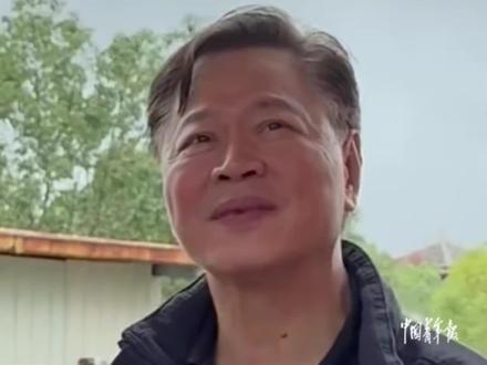 “这是我们的家!”台湾时事评论员赖岳谦携妻子回福建上杭祭祖,到宗亲家里交流!(来源:中国青年报)