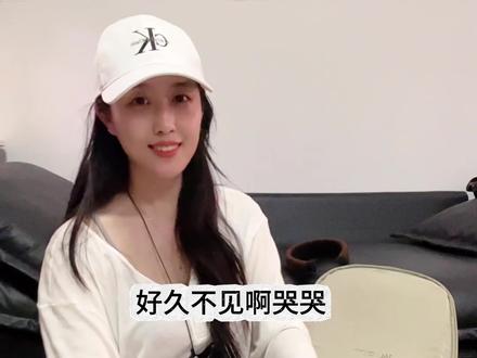 终于解封了…… 哈喽大家好,我是摄影师小雨
相信很多朋友前段时间都发现了,我的账号突然不更新了,之前的作品也全都看不到了。
在这里跟大家坦诚说明一下:
我在14号那天账号被平台处罚,封禁限制14天,期间所有作品下架,没办法发作品、也没法正常更新。
不是我偷懒断更,也不是故意不更新,只是账号被限制了。
今天账号就正式解封,恢复正常。
这段时间我也静下心好好沉淀、调整了自己。
接下来我的内容方向会重新规划:
以后会多给大家分享摄影干货、拍照技巧、数码设备、摄影配件,专注做摄影分享哈哈哈哈
特别感谢一直还在关注我、等着我的每一位粉丝,让大家久等了。#翻包记 #数码科技 #摄影器材 #分享 #随拍