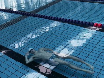 对游泳感兴趣了吗#游泳 #体育生 #184